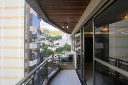 Apartamento para alugar com 400m², 3 quartos e 3 vagas Apartamento para alugar com 400m², 3 quartos e 3 vagasVaranda