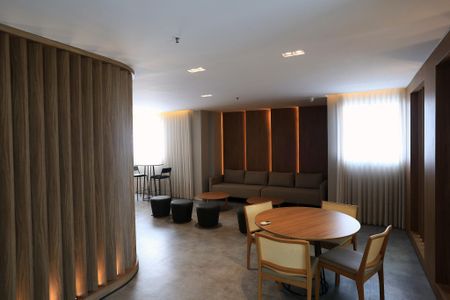 Apartamento para alugar com 41m², 1 quarto e 1 vaga Apartamento para alugar com 41m², 1 quarto e 1 vagaÁrea comum - Salão de festas