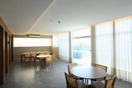 Apartamento para alugar com 41m², 1 quarto e 1 vaga Apartamento para alugar com 41m², 1 quarto e 1 vagaÁrea comum - Salão de festas