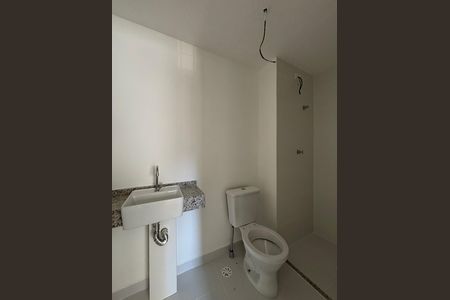 Apartamento à venda com 28m², 1 quarto e sem vaga Apartamento à venda com 28m², 1 quarto e sem vagaBanheiro da Suíte