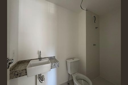 Apartamento à venda com 28m², 1 quarto e sem vaga Apartamento à venda com 28m², 1 quarto e sem vagaBanheiro da Suíte