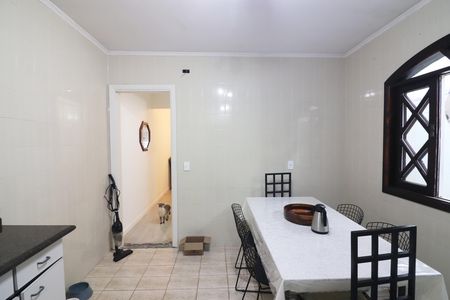 Casa à venda com 150m², 3 quartos e 2 vagasCopa e Cozinha 