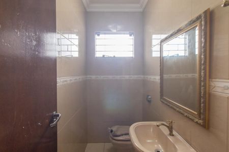 Casa à venda com 277m², 3 quartos e 3 vagas Casa à venda com 277m², 3 quartos e 3 vagasLavabo