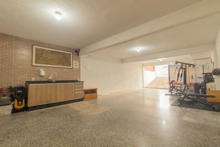 Casa à venda com 277m², 3 quartos e 3 vagas Casa à venda com 277m², 3 quartos e 3 vagasGaragem