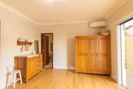 Casa à venda com 277m², 3 quartos e 3 vagas Casa à venda com 277m², 3 quartos e 3 vagasQuarto 2 Suite 2