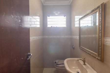 Casa à venda com 277m², 3 quartos e 3 vagas Casa à venda com 277m², 3 quartos e 3 vagasLavabo