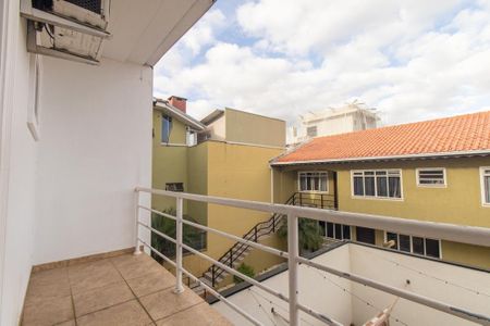 Casa à venda com 277m², 3 quartos e 3 vagas Casa à venda com 277m², 3 quartos e 3 vagasVaranda do Quarto 2 Suite 2