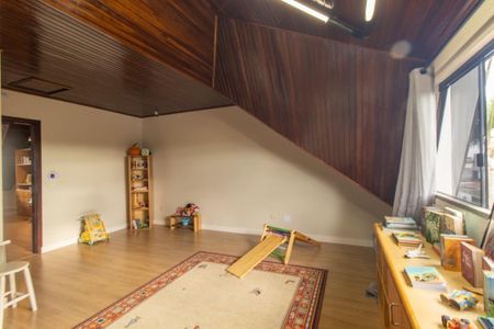 Casa à venda com 277m², 3 quartos e 3 vagas Casa à venda com 277m², 3 quartos e 3 vagasAtico