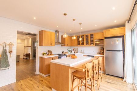 Casa à venda com 277m², 3 quartos e 3 vagas Casa à venda com 277m², 3 quartos e 3 vagasCozinha e Área de Serviço