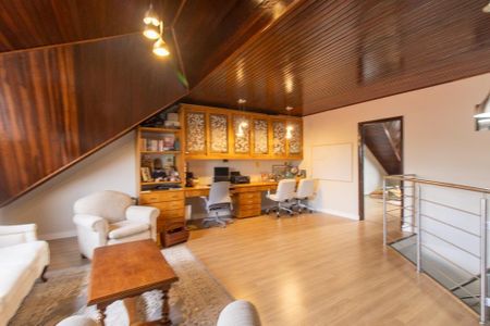 Casa à venda com 277m², 3 quartos e 3 vagas Casa à venda com 277m², 3 quartos e 3 vagasAtico