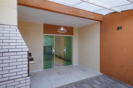 Casa à venda com 92m², 2 quartos e 1 vagaVaranda