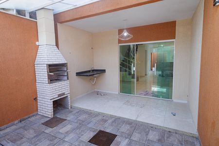Casa à venda com 92m², 2 quartos e 1 vagaVaranda