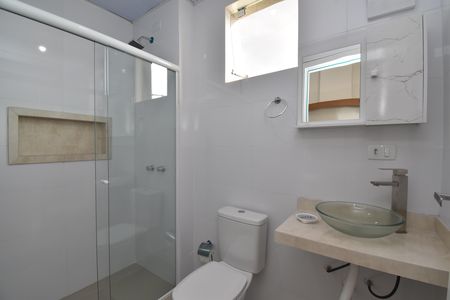 Banheiro do Studio de kitnet/studio para alugar com 1 quarto, 30m² em Jardim das Américas, Curitiba