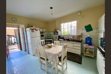 Casa à venda com 214m², 2 quartos e 2 vagas