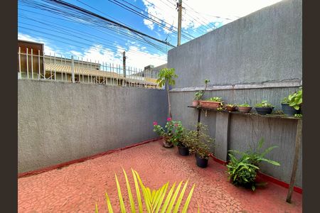 Casa à venda com 214m², 2 quartos e 2 vagas