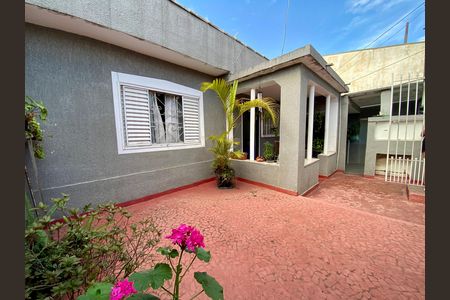 Casa à venda com 214m², 2 quartos e 2 vagas