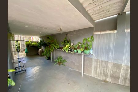 Casa à venda com 214m², 2 quartos e 2 vagas