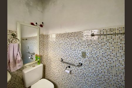 Casa à venda com 214m², 2 quartos e 2 vagas