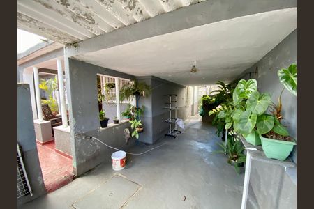 Casa à venda com 214m², 2 quartos e 2 vagas