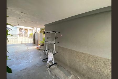 Casa à venda com 214m², 2 quartos e 2 vagas