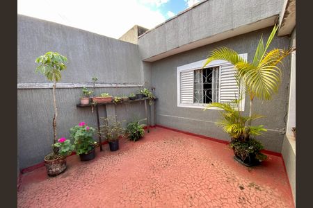 Casa à venda com 214m², 2 quartos e 2 vagas