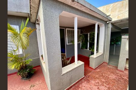 Casa à venda com 214m², 2 quartos e 2 vagas