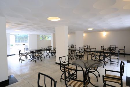 Apartamento à venda com 163m², 4 quartos e 1 vaga Apartamento à venda com 163m², 4 quartos e 1 vagaÁrea comum - Salão de festas