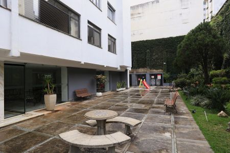 Apartamento à venda com 163m², 4 quartos e 1 vaga Apartamento à venda com 163m², 4 quartos e 1 vagaÁrea comum
