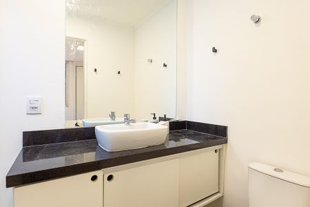 Apartamento para alugar com 100m², 3 quartos e 1 vaga Apartamento para alugar com 100m², 3 quartos e 1 vagaBanheiro da Suíte