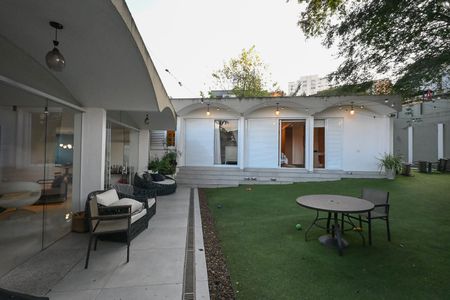 Quintal de casa à venda com 3 quartos, 450m² em Jardim Morumbi, São Paulo