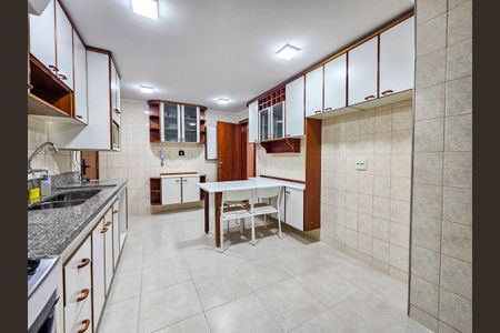Apartamento à venda com 132m², 3 quartos e 2 vagas Apartamento à venda com 132m², 3 quartos e 2 vagasCozinha