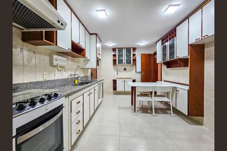 Apartamento à venda com 132m², 3 quartos e 2 vagas Apartamento à venda com 132m², 3 quartos e 2 vagasCozinha