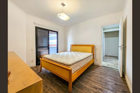 Apartamento à venda com 132m², 3 quartos e 2 vagas Apartamento à venda com 132m², 3 quartos e 2 vagasSuite