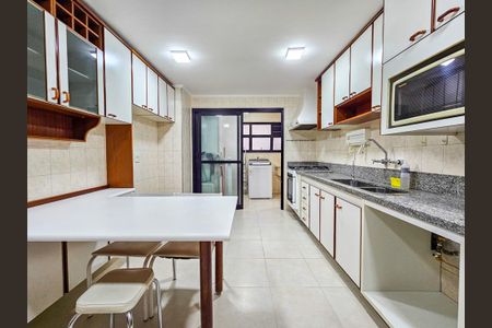 Cozinha de apartamento à venda com 3 quartos, 132m² em Cidade Monções, São Paulo