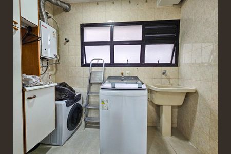 Apartamento à venda com 132m², 3 quartos e 2 vagas Apartamento à venda com 132m², 3 quartos e 2 vagasÁrea de Serviço