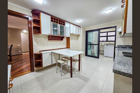 Apartamento à venda com 132m², 3 quartos e 2 vagas Apartamento à venda com 132m², 3 quartos e 2 vagasCozinha