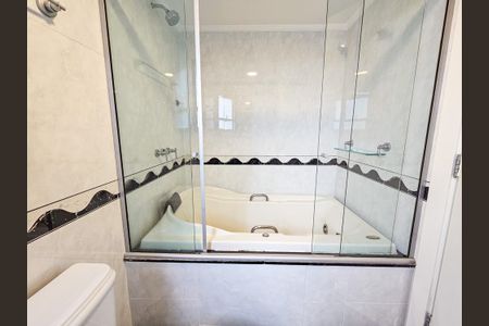 Apartamento à venda com 132m², 3 quartos e 2 vagas Apartamento à venda com 132m², 3 quartos e 2 vagasBanheiro da Suíte