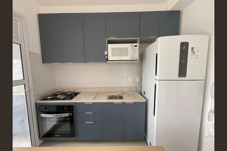 Cozinha de apartamento para alugar com 2 quartos, 37m² em Vila Butantã, São Paulo