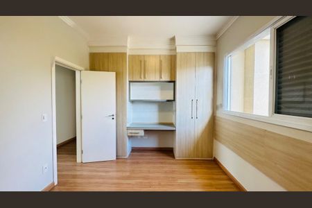 Casa de Condomínio para alugar com 4 quartos, 320m² em Swiss Park, Campinas