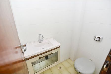 Casa para alugar com 500m², 4 quartos e 4 vagasBanheiro 2
