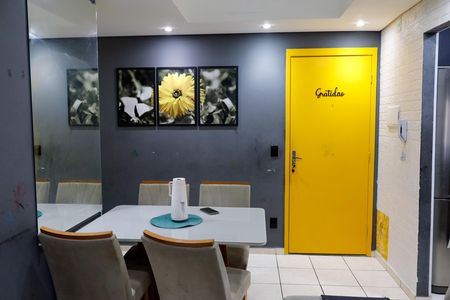 sala de apartamento para alugar com 2 quartos, 50m² em Quitaúna, Osasco