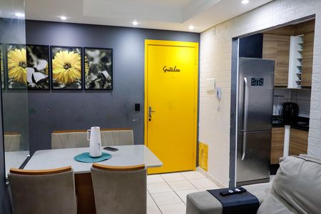 sala de apartamento para alugar com 2 quartos, 50m² em Quitaúna, Osasco