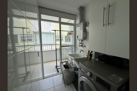 Apartamento à venda com 115m², 3 quartos e 2 vagas Apartamento à venda com 115m², 3 quartos e 2 vagasÁrea de Serviço