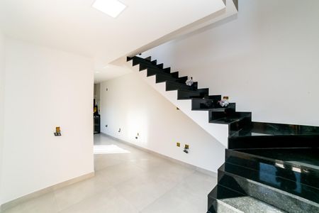 Sala de casa para alugar com 1 quarto, 40m² em Sagrada Família, Belo Horizonte