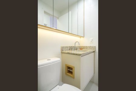 Apartamento à venda com 63m², 2 quartos e 2 vagasBanheiro social