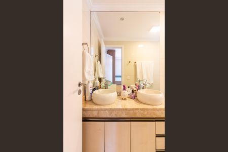 Apartamento à venda com 89m², 2 quartos e 2 vagas Apartamento à venda com 89m², 2 quartos e 2 vagasBanheiro da Suíte 2