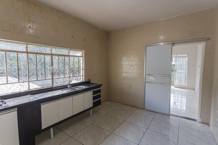 Casa à venda com 85m², 2 quartos e 4 vagas Casa à venda com 85m², 2 quartos e 4 vagasCozinha
