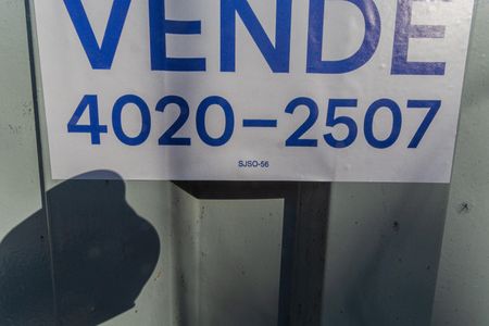 Casa à venda com 85m², 2 quartos e 4 vagas Casa à venda com 85m², 2 quartos e 4 vagasPlaquinha Instalada