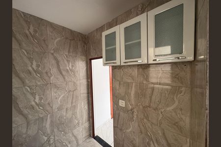 Cozinha de apartamento à venda com 2 quartos, 50m² em Planalto, Belo Horizonte