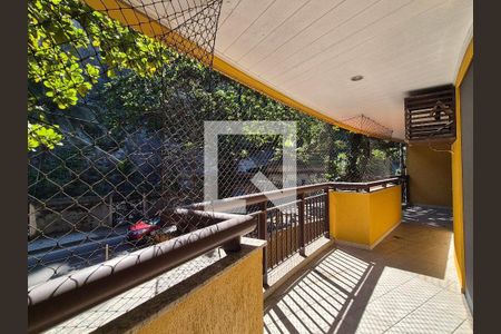 Apartamento à venda com 80m², 2 quartos e 2 vagas Apartamento à venda com 80m², 2 quartos e 2 vagasVaranda